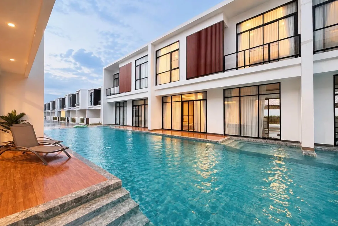 4-Bedroom Pool Villa for Sale in North Pattaya — photo 1