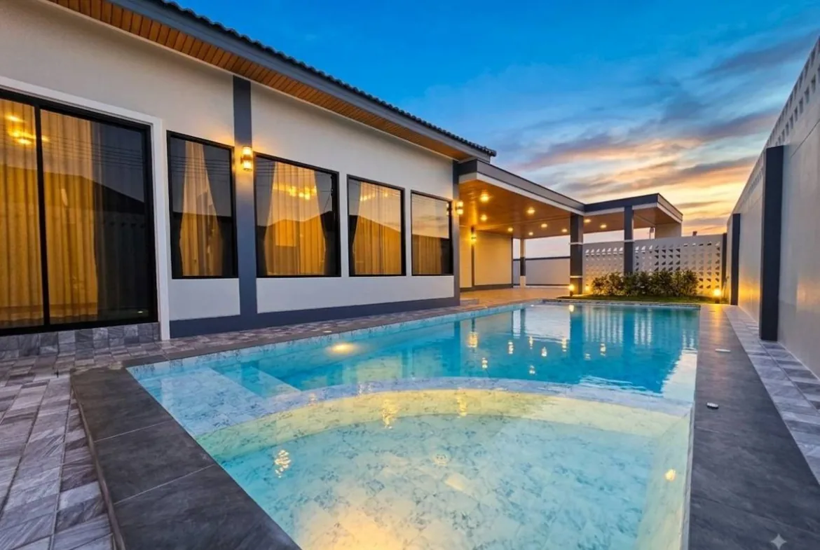 4-Bedroom Pool Villa for Sale in East Pattaya — photo 1