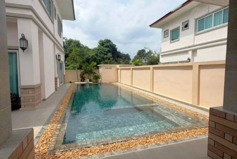 4-Bedroom Pool Villa for Sale in Huay Yai