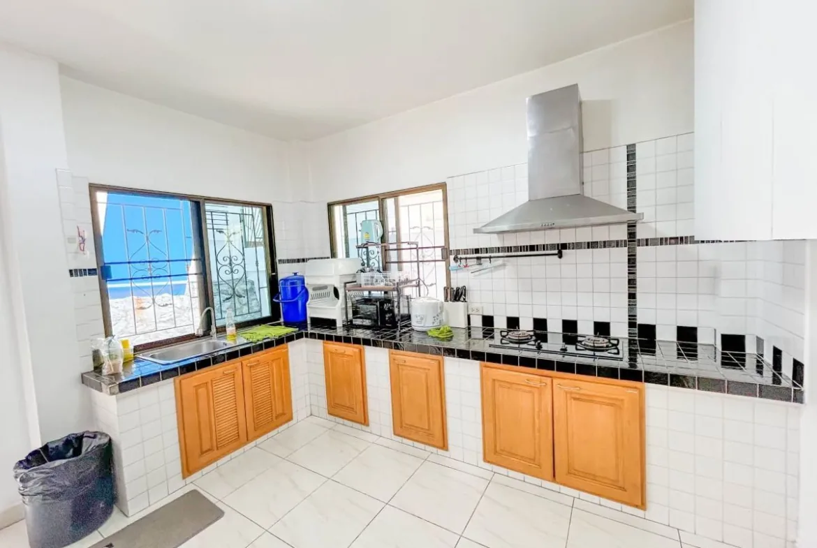 4-Bedroom Pool Villa for Sale in East Pattaya — photo 3