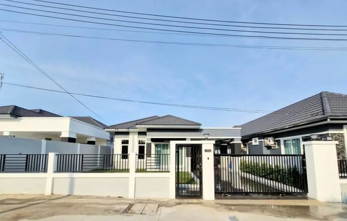 3-Bedroom House for Sale in East Pattaya — photo 1