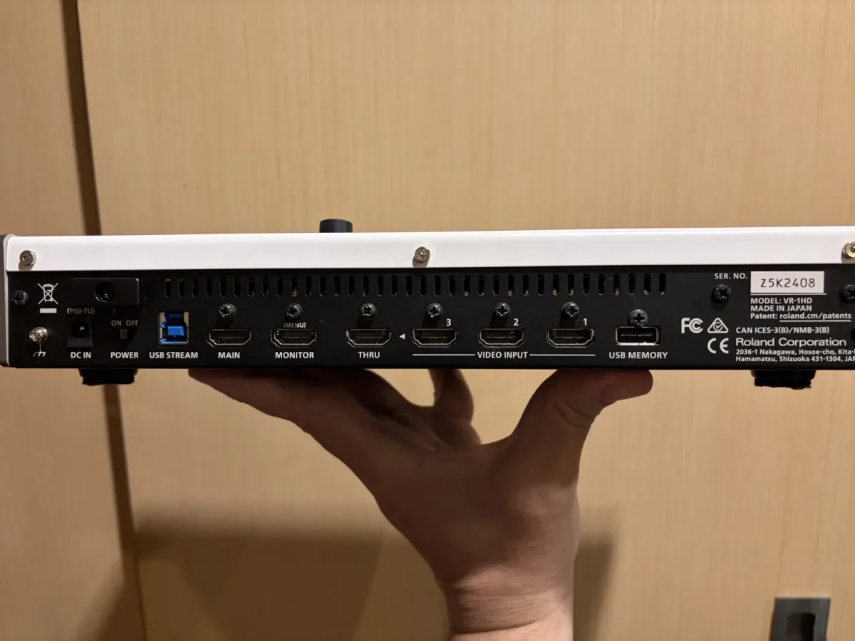 หายากเลิกผลิต Roland VR-1HD มิกเซอร์สตรีมมิ่ง AV | Rare Roland VR-1HD AV Streaming Mixer — photo 3