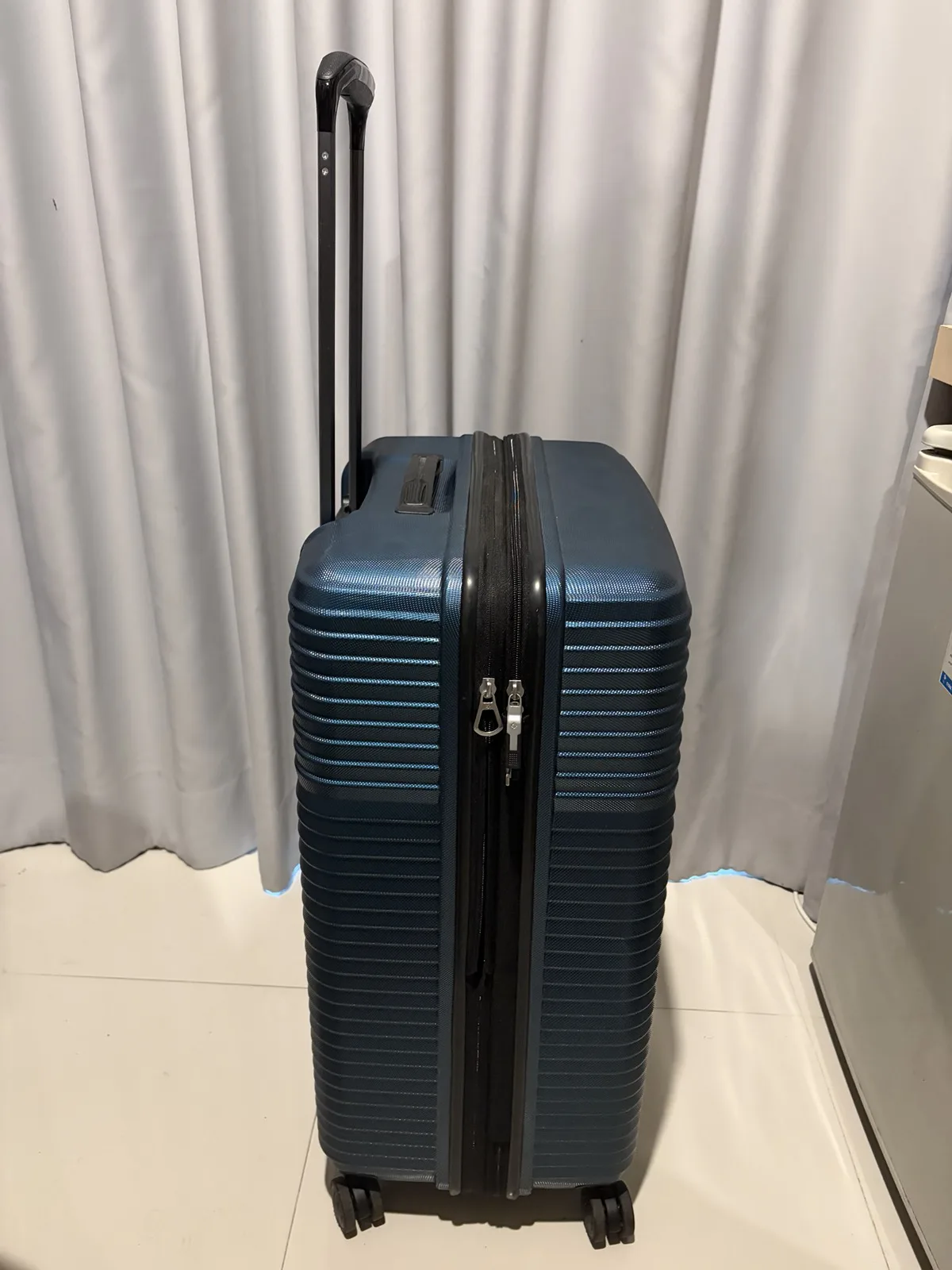 กระเป๋าเดินทาง Samsonite สีน้ำเงิน ฮาร์ดเคส 4 ล้อ ขยายได้ – Samsonite Blue Hardside Spinner Suitcase — photo 3