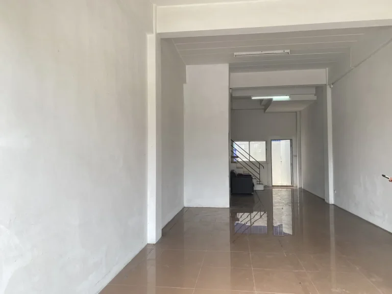 Commercial building for rent in North Pattaya – Nakluae on Railroad