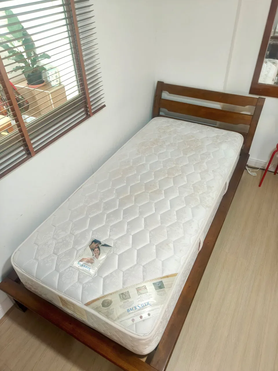 Solid Teak Wood Single Bed (90×200) + Premium BackSaver Mattress – Like New! — photo 1
